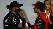 Gp Spagna, Sainz: «Podio? voglio la prima vittoria in Ferrari». Hamilton: »Facciamo il massimo, vedremo se ci sono miglioramenti»