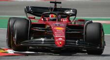 Leclerc, una pole da fenomeno. Con la Ferrari piega Verstappen, tornano a ruggire le Mercedes
