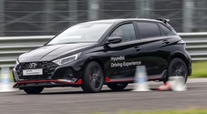 Hyundai Kona N, esame di maturità sull’asfalto di Monza. Il B-suv sportivo coreano da 280 cv conferma le eccellenti doti dinamiche