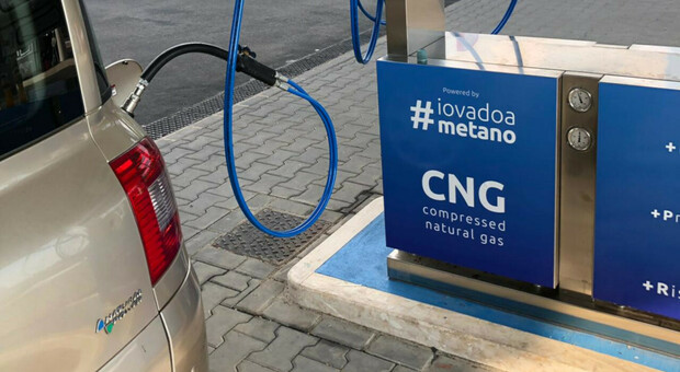 Un distributore di metano per auto
