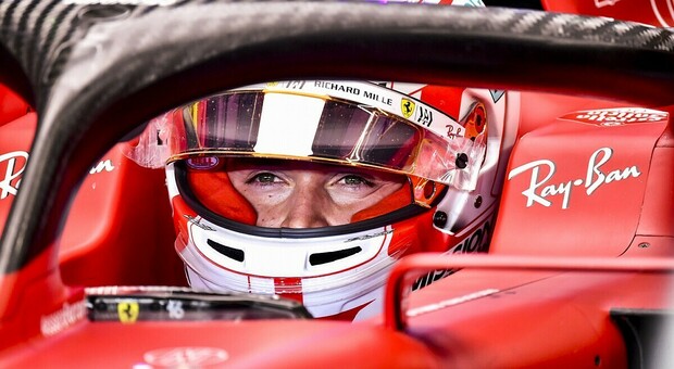 Charler Leclerc nella sua Ferrari