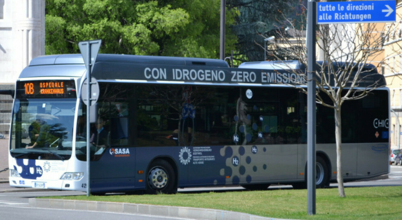Un autobus alimentato a idrogeno