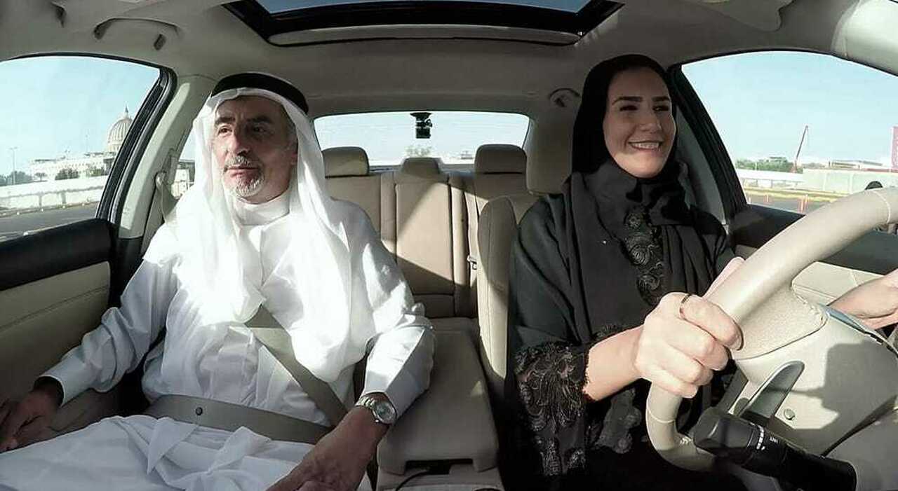 Una donna alla guida in Arabia Saudita