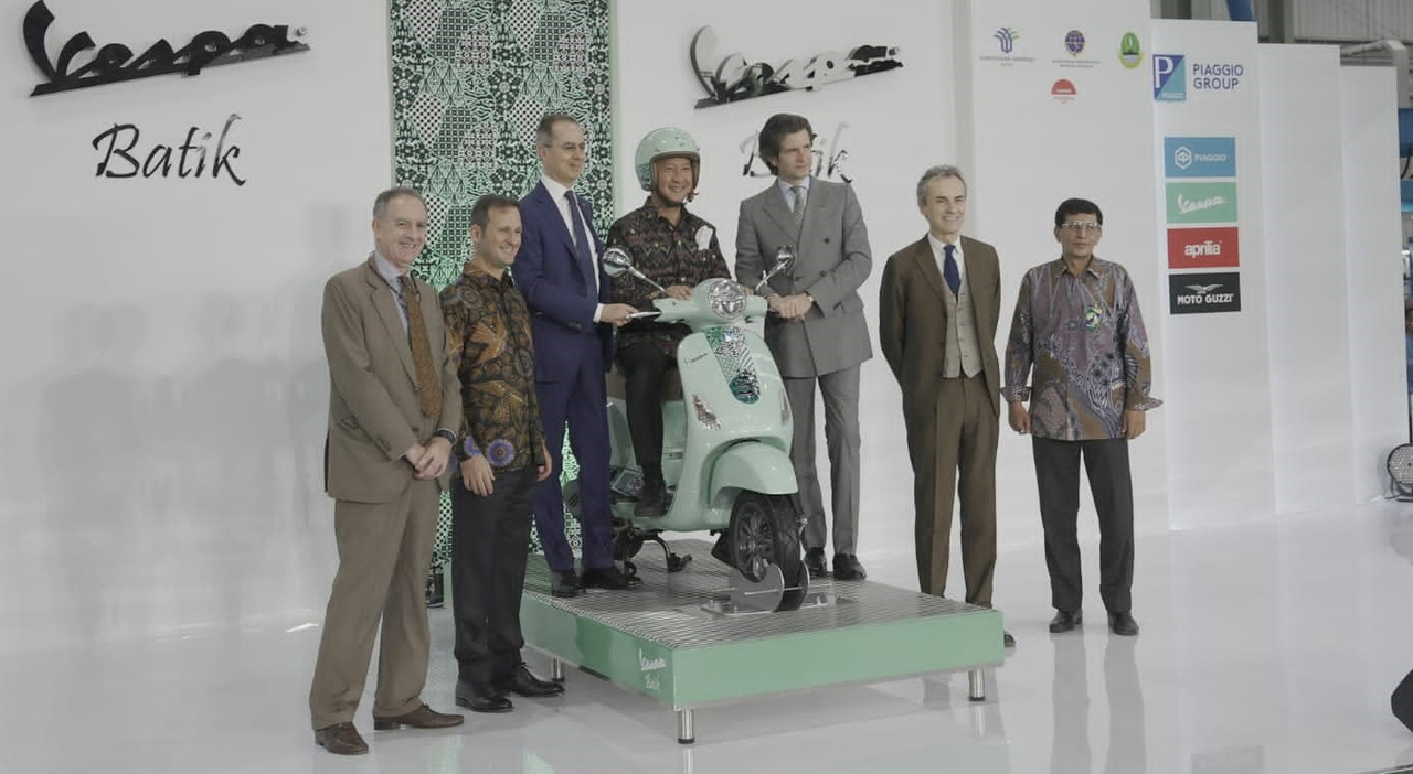 Lo stabilimento è stato inaugurato alla presenza delle autorità indonesiane, tra le quali il ministro dell Industria, Agus Gumiwang Kartasasmita, e dell ambasciatore italiano in Indonesia, Benedetto Latteri