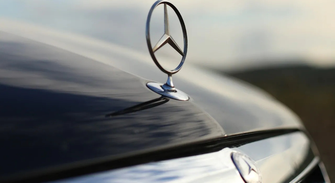 Il logo Mercedes
