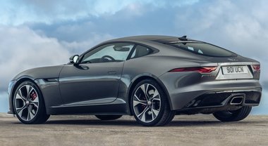 Jaguar, salto in avanti: tutti i modelli elettrificati. Anche la nuova ammiraglia XJ sarà a batterie