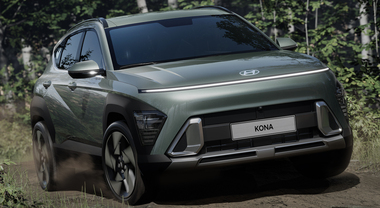 Nuova Kona, il b-suv di Hyundai si trasforma per essere più efficiente e versatile. Quattro varianti: Ev, Hev, Ice ed N Line